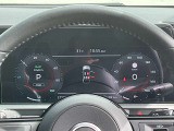 視認性の高いメーターで運転情報を的確に把握できます!