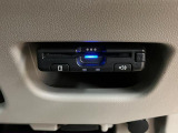 高速道路を走行時には必需品です。高速道路・有料道路の料金をキャッシュレス ゲートに停止することなく通過できます。ETCカードは現在ご利用中のもので大丈夫です。