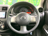 インテリアに合わせたデザインのステアリングは、運転される方のことも考え、運転しやすい形状、大きさです。是非一度、実際に触ってお確かめください。
