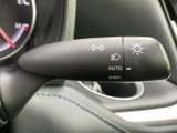 操作しやすいウインカーレバーは、スムーズな車線変更をサポート。直感的に操作でき、安全な運転に貢献します。細部までこだわった設計です。
