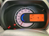 視認性の高いメーター類で、走行状況をしっかり把握できます。運転に必要な情報を一目で確認でき、安全運転をサポートします。