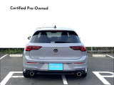 左右にセットされたデュアルマフラーをはじめ「GTI」専用アイテムを装着したエクステリアも魅力のモデルです。