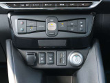 オートエアコンですので、車内を快適な空間に出来ます♪