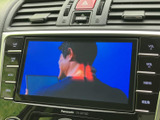 多彩な情報を表示するモニターで、運転をより快適にします。車両情報や設定変更も簡単に行えます。