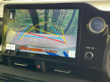 【バックカメラ】駐車時に後方がリアルタイム映像で確認できます。大型商業施設や立体駐車場での駐車時や、夜間のバック時に大活躍!運転スキルに関わらず、今や必須となった装備のひとつです!