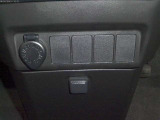 サービス工場を併設完備しております。車検・点検・修理なんでもお任せ下さい!!