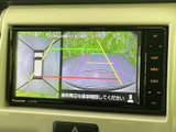 後方確認をサポートするモニター画面が搭載されています。安全な運転をサポートし、駐車時にも役立ちます。