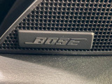 【BOSEサウンドシステム】メーカーオプションの高品位サウンドシステムを搭載。専用のチューニングが施された大小様々なスピーカーから良質なサウンドが奏でられ、臨場感あふれる音響空間を演出します。