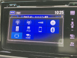 ラジオやCD、USBなど、様々なメディアに対応。お好みの音源を選んで、車内を快適な空間に。
