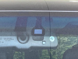 【トヨタセーフティセンス】走行中に前方の車両等を認識し、衝突しそうな時は警報とブレーキで衝突回避と被害軽減をアシスト。より安全にドライブをお楽しみいただけます。