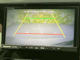 バックモニターにより、駐車時の視認性が向上します。狭い場所でも安全に駐車できます。