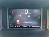 視認性の高いメーターで、運転に必要な情報をしっかり確認できます。走行距離も一目でわかり、安心のドライブをサポート。シンプルで洗練されたデザインです。