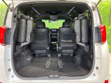 普段のお買い物や通勤、送迎等に十分な荷室スペースを確保しております。セカンドシートを倒すと、大きな荷物の積載も可能です♪