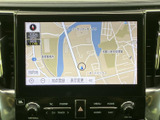 使いやすいインターフェースで、快適なドライブをサポート。情報収集からエンターテイメントまで、様々な機能を搭載しています。長距離運転も楽しく。