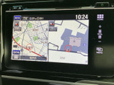 目的地への道案内をわかりやすく表示。初めての場所でも安心して運転できます。渋滞情報も確認可能。