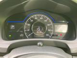 視認性の高いメーターで、速度やエンジン回転数などを確認しやすいです。運転に必要な情報を的確に捉え、安全な運転をサポートします。