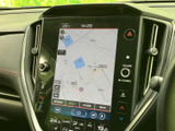 目的地へのナビゲーションは、見やすい地図表示でスムーズ。初めての道でも安心して運転できます。渋滞情報もリアルタイムで確認可能。
