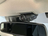 いくら安全運転をしていても、事故に巻き込まれることもあります。万が一の時に証拠として使えるフロント+車室内ドライブレコーダーがついてます♪