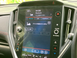 お気に入りの音楽をクリアな音質で。Bluetooth接続で、スマートフォン内の楽曲も簡単に楽しめます。快適な空間を演出します。
