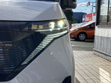 LEDヘッドライトで暗い夜道も明るく照らします。そのうえ省電力です。