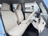 運転席シート廻りは使用感も少なく、良好な状態となっています。前オーナー様が丁寧に使っていたことがよくわかりますね。