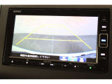 バックカメラが装備されており、後方の安全確認はもちろんのこと狭い場所での駐車や雨の日・夜間など視界の悪いコンディションでのストレスの軽減にもなります!