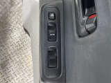 【パワーウインドウ】運転席のスイッチで、各席の窓ガラスの開閉ができます!あると便利ですよね!
