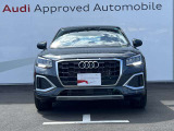 シングルフレームグリルはAudiの象徴的なデザイン要素であり、一目でAudiとわかるスタイル、大きくて迫力のある形状が車のスポーティな印象を強調しており、魅力的なデザインとなっています。