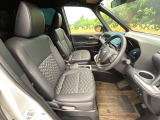 運転席シート廻りは使用感も少なく、良好な状態となっています。丁寧に使われていたことがよくわかりますね。