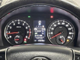 【メーターまわり】ドライバーから見やすい位置にあって安全運転に寄与します。マルチインフォメーションディスプレイでは、クルマに関する情報の確認はもちろん、各種安全機能・装備のON/OFFも設定可能。