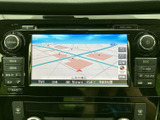 運転に集中できる高精細な地図表示。目的地設定も簡単に行えます。スムーズなナビゲーションで、どこへ行くにも安心です。