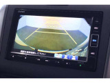 バックカメラが装備されており、後方の安全確認はもちろんのこと狭い場所での駐車や雨の日・夜間など視界の悪いコンディションでのストレスの軽減にもなります!