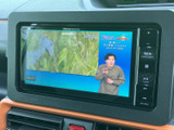 停車中には、地上デジタル放送を楽しめるTV機能。長距離移動の休憩時など、リラックスタイムに最適です。快適なドライブをサポートします。