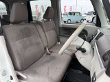 運転席シート廻りは使用感も少なく、良好な状態となっています。前オーナー様が丁寧に使っていたことがよくわかりますね。