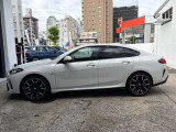 サービスにはドイツ本国と同様に教育と訓練を受け、BMWを知り尽くした「マイスターメカニック」が数多く在籍しております。納車前点検整備で、お客様に安心と安全をお届けいたします。