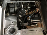 納車前に弊社で点検整備(車検整備)と消耗品部品のエンジンオイル、オイルフィルター、ワイパーゴム、バッテリーを交換いたします。その他の消耗品部品は当社ディーラー整備士の判断により交換いたします!