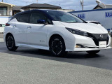 エマージェンシーブレーキ(衝突被害軽減ブレーキ)、フロントカメラが車両や歩行者を検知し警告音と共に衝突回避、軽減をアシストしてくれます。