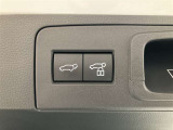 バックドアの開閉が電動操作可能。荷物の出し入れもラクラクです。