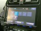 多様な音源に対応し、車内を最高の空間に。お好みの音楽を楽しみながら、快適なドライブを体感できます。使いやすさも魅力です。