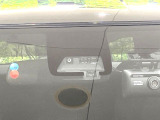 【トヨタセーフティセンス】走行中に前方の車両等を認識し、衝突しそうな時は警報とブレーキで衝突回避と被害軽減をアシスト。より安全にドライブをお楽しみいただけます。