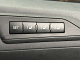 【運転席ポジションメモリー付パワーシート】ワンタッチで記憶させていたシートの前後・リクライニングはもちろん、シートリフターも備えます☆快適なドライブをお楽しみ下さい♪