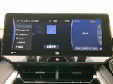 多彩な機能を備えたモニターが、車内空間を豊かにします。普段使いはもちろん、長距離ドライブでも飽きさせません。
