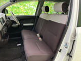 運転しやすいシンプルな内装。操作しやすい位置に配置されたスイッチ類で、安全運転をサポートします。快適な運転環境です。