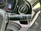 操作しやすい位置に配置されたウインカーレバーで、安全な車線変更をサポートします。操作感も良く、直感的に操作できます。