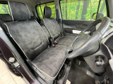 運転席シート廻りは使用感も少なく、良好な状態となっています。前オーナー様が丁寧に使っていたことがよくわかりますね。
