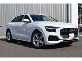Q8 55 TFSI クワトロ デビューパッケージ ラグジュアリー 4WD 