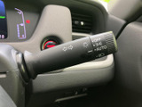 操作しやすい位置に配置されたウインカーレバー。直感的に操作でき、安全な車線変更をサポートします。確実な操作感で安心です。
