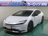 優れた燃費性能を誇るハイブリッドカー、トヨタ・プリウスです☆