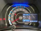 視認性の高いメーター類により、運転に必要な情報をわかりやすく把握できます。洗練されたデザインが、快適な運転空間を演出します。