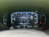 視認性の高いメーターで、運転に必要な情報を的確に把握できます。運転席を洗練された空間に演出します。